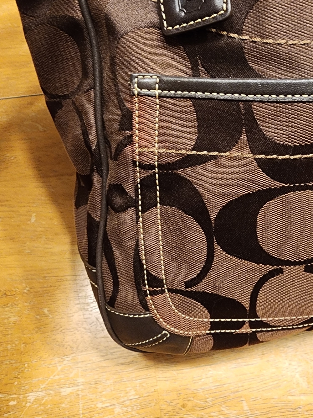 Coach shoulder bag is Signature Ergo Hobo model - Picture 5 of 16